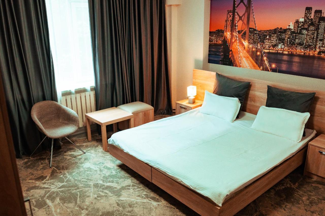Ocean Hotel Bisjkek Buitenkant foto