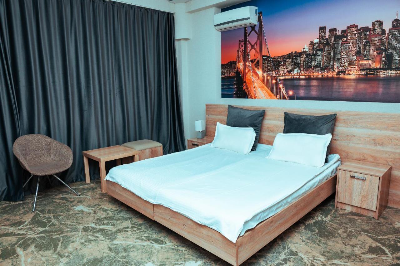Ocean Hotel Bisjkek Buitenkant foto