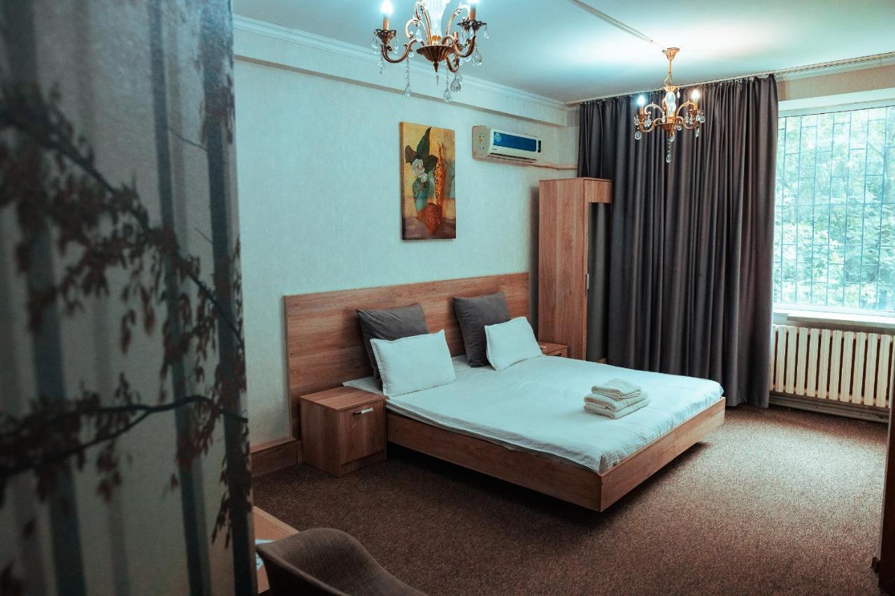Ocean Hotel Bisjkek Buitenkant foto
